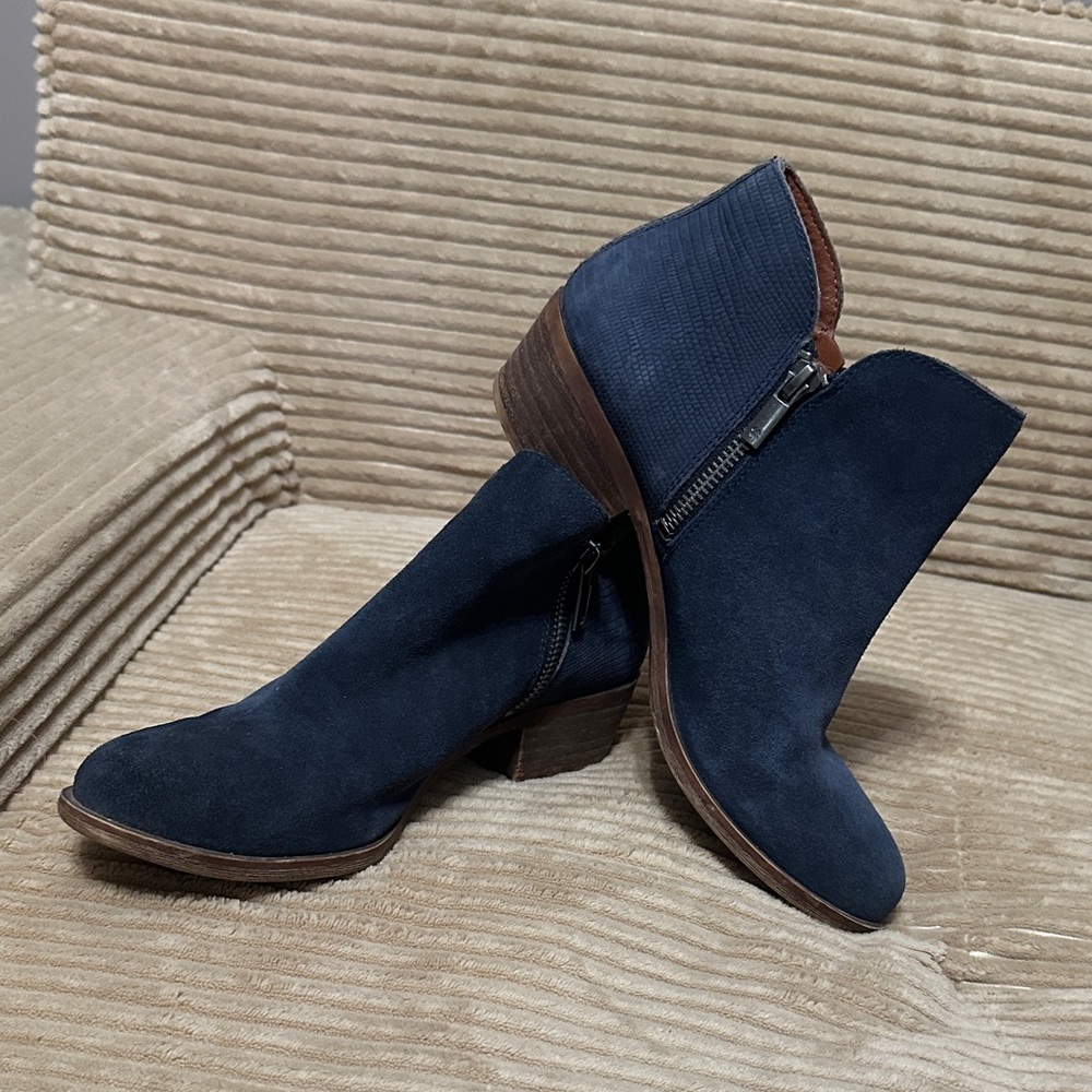 Lucky Brand Dark Blue Suede Ankle Booties Double Zippers size 8.5